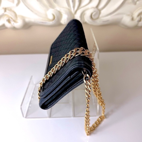 Prada Black Quilted Crossbody Bag with Gold Chain - Picture 2 of 16